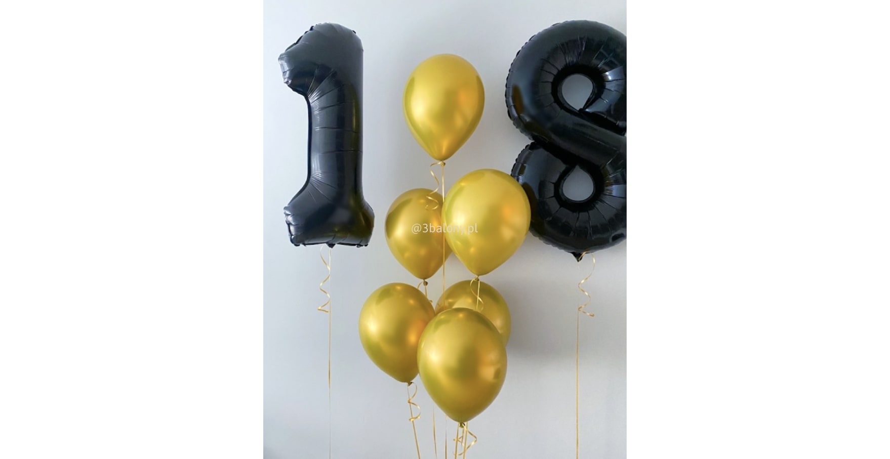 Cyfra 18 z bukietem balonowym w złotym kolorze