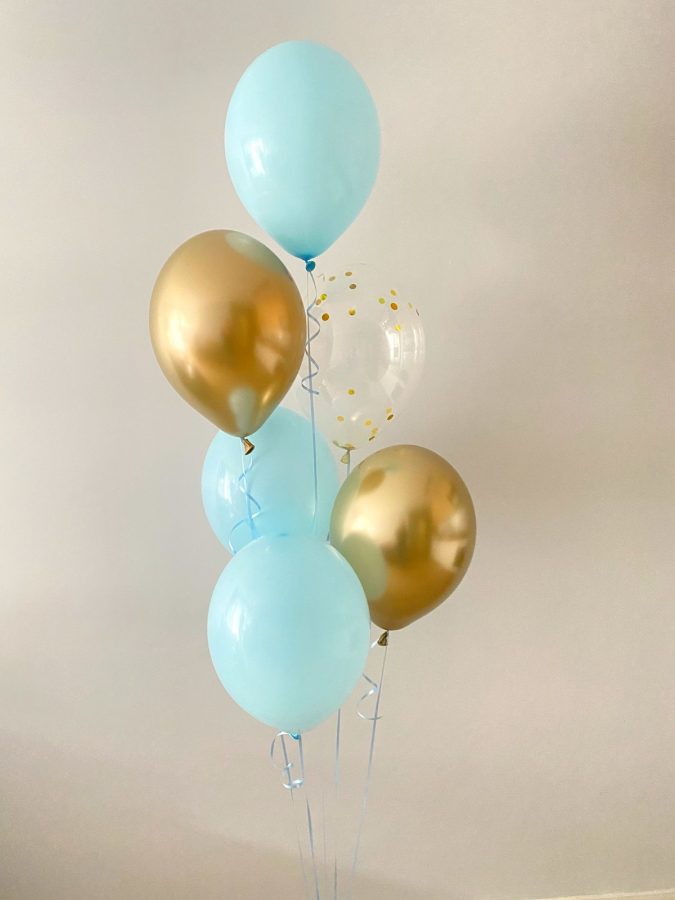 Bukiet balonowy z helem w błękitnym i złotym kolorze