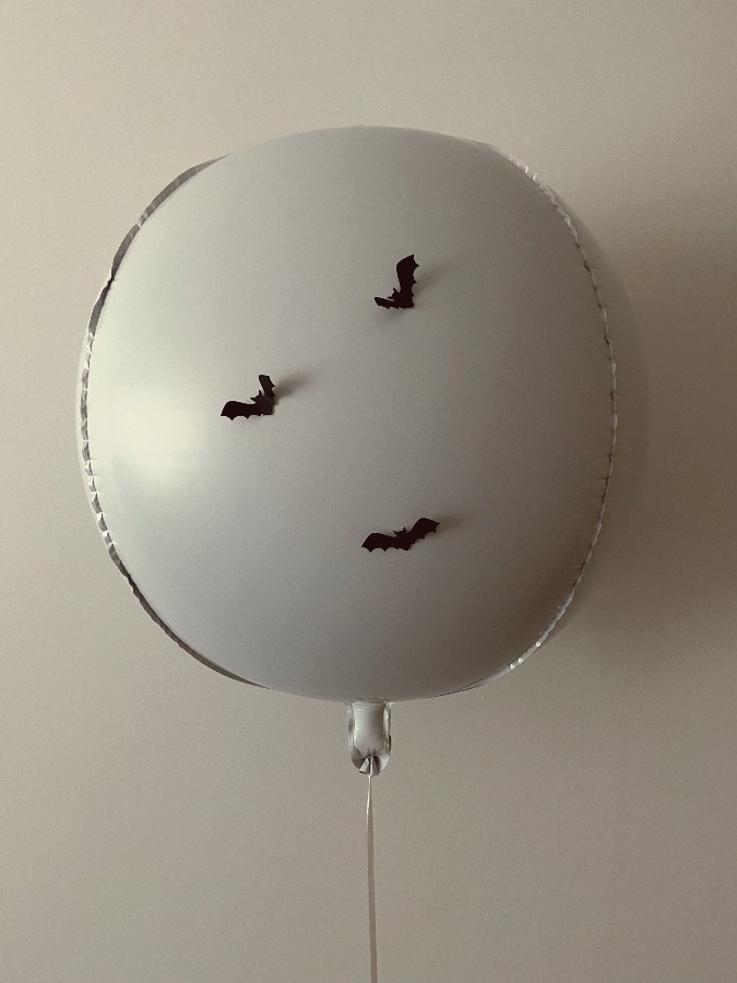 Balon foliowy kula z nietoperzami ze wszystkich stron balona