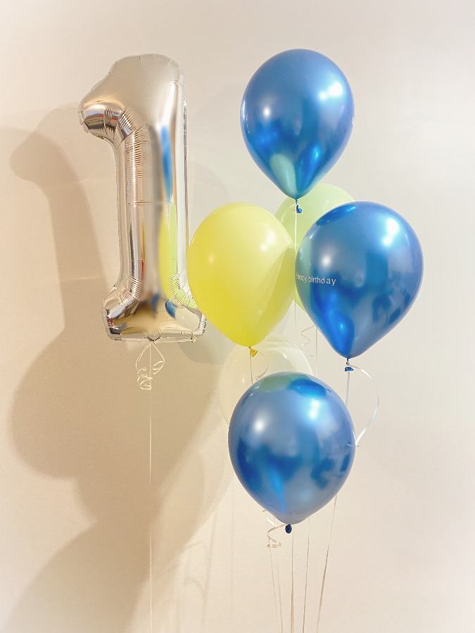 Srebrna cyfra „1” z balonami