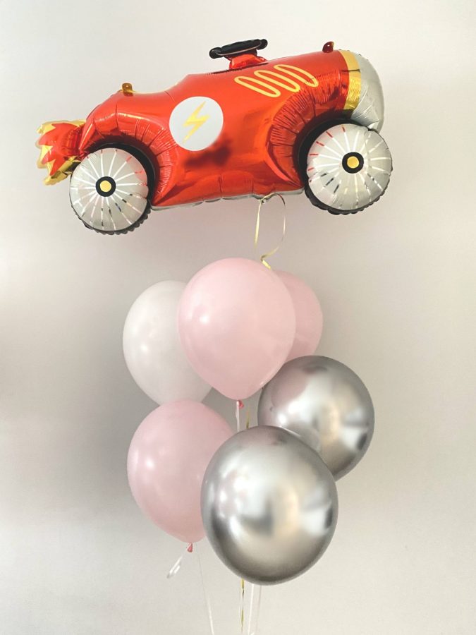 Bukiet balonowy z czerwonym samochodem