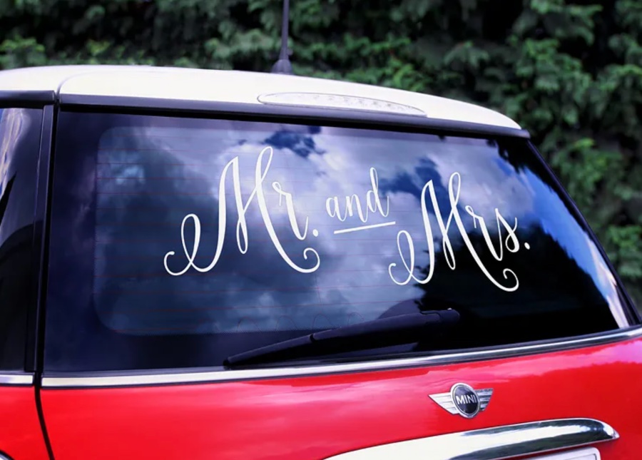 Naklejka ślubna na samochód – Mr and Mrs