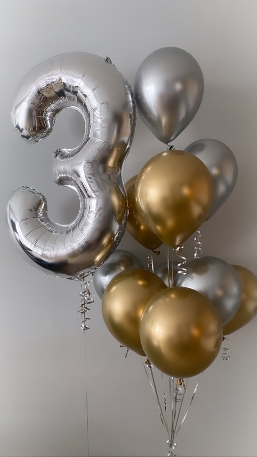Złoto-srebrny zestaw balonów z cyfrą