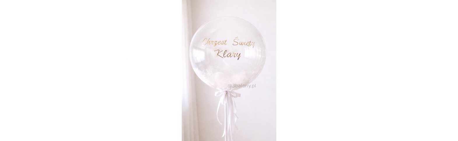 Balon wypełniony piórkami ze złotym napisem