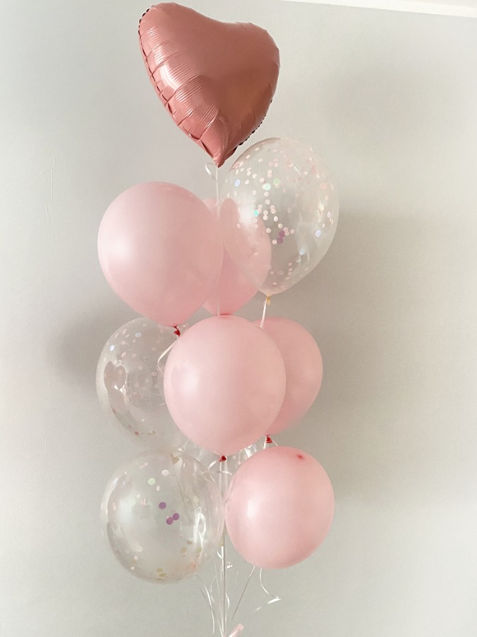 Zestaw balonów w różowym kolorze z balonem w kształcie serca