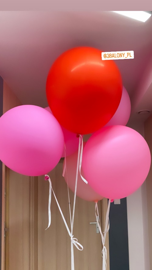 Czerwony balon gigant z helem