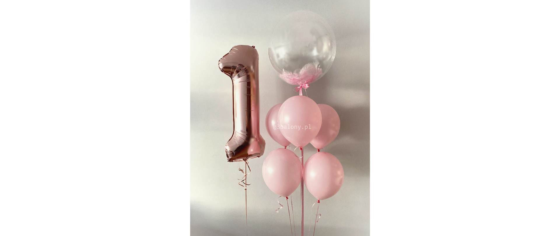 Dekoracje balonowe w różowym kolorze z cyferką
