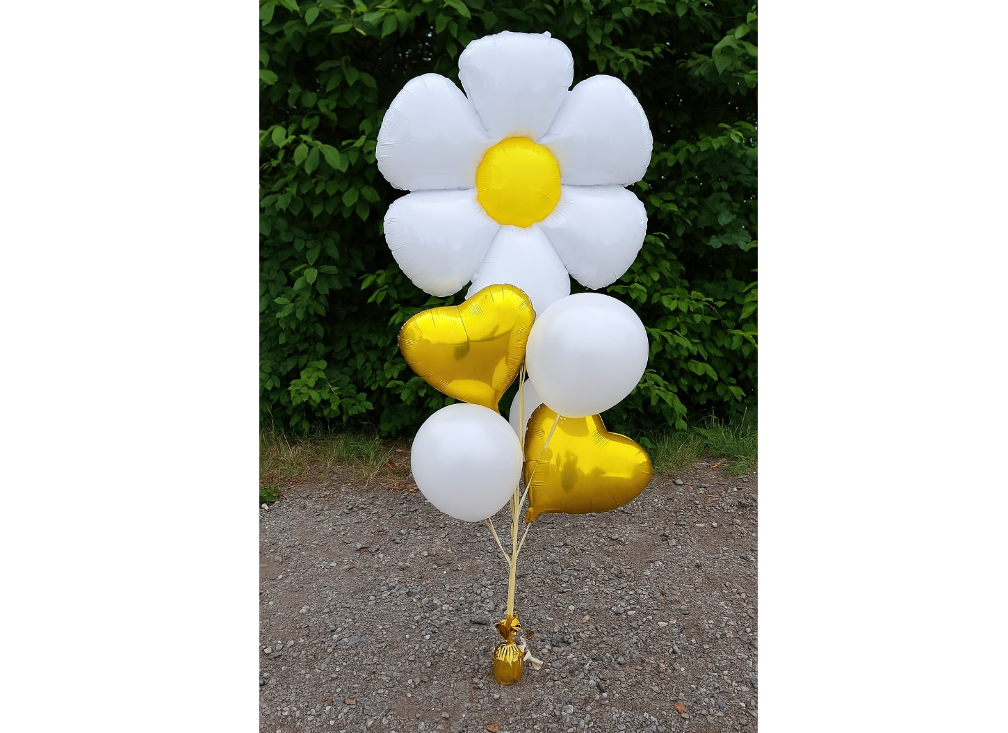 Wiosenny bukiet z balonem w kształcie stokrotki