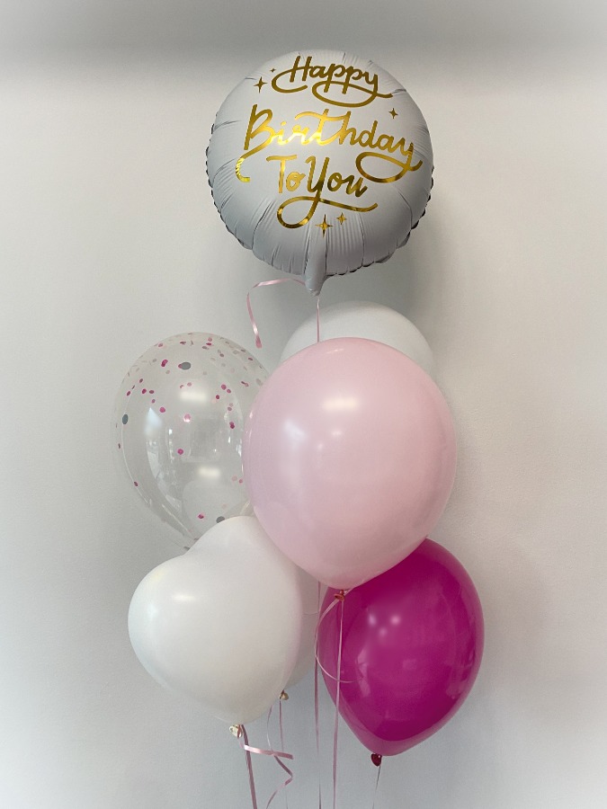 Bukiet balonowy w różowo białym kolorze z balonem z napisem Happy birthday to you