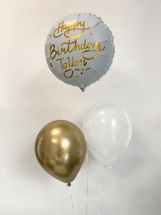 Trzy balony urodzinowe w złoto białym kolorze happy birthday to you