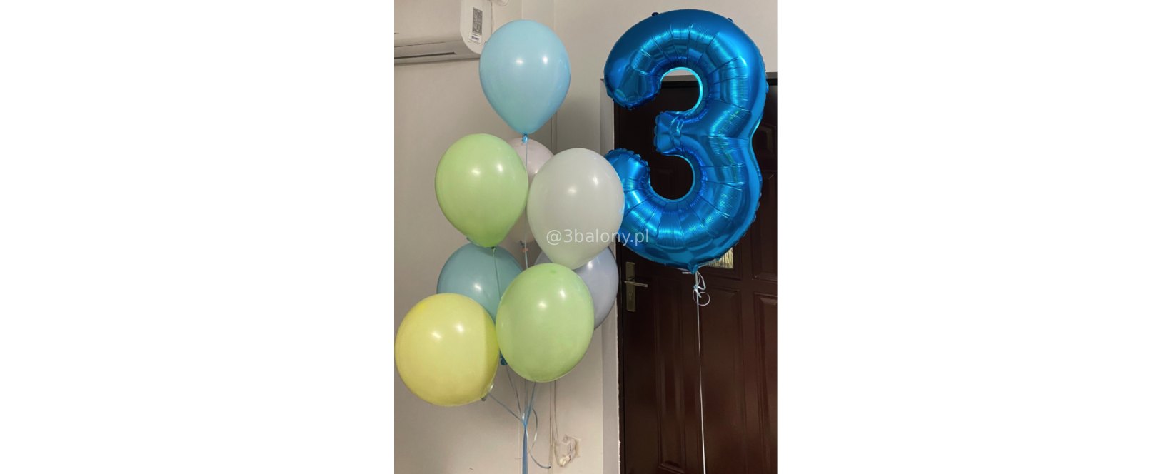 Bukiet balonowy na 3 urodziny z cyfrą w niebieskim kolorze