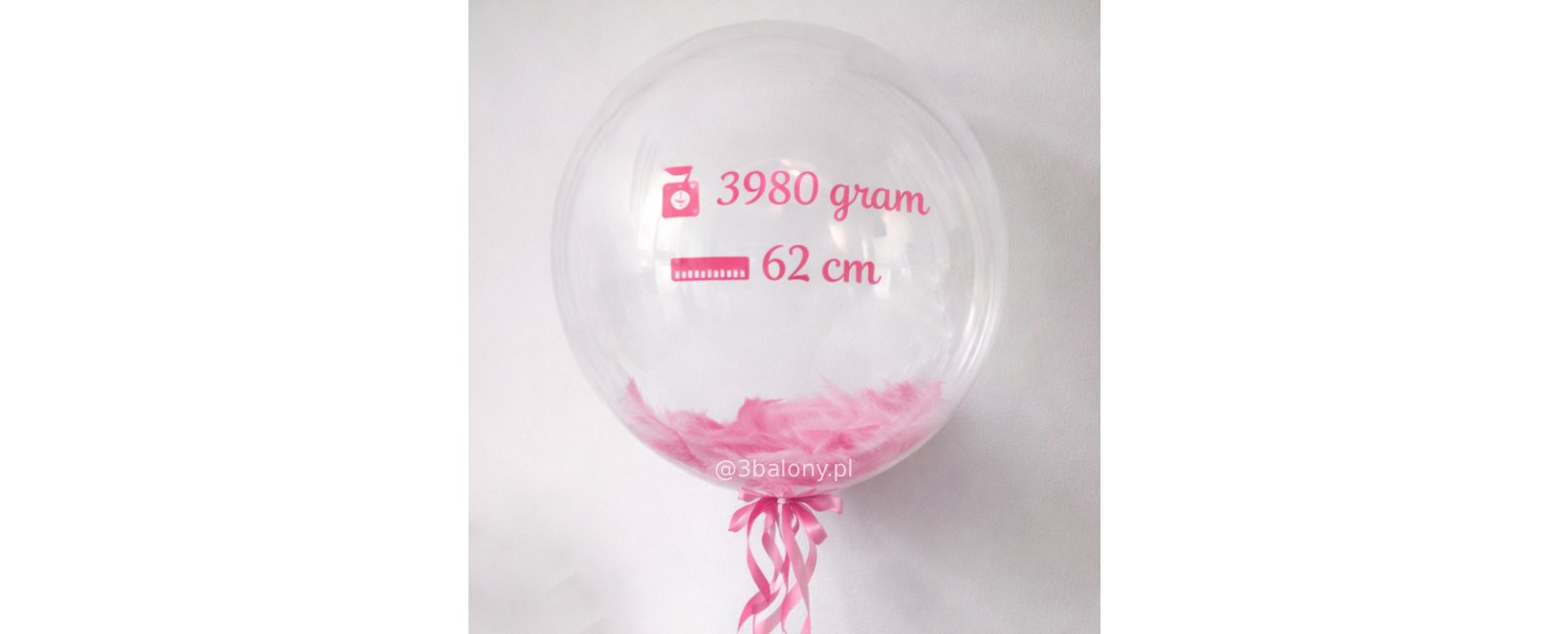 Balon z różowymi piórkami + tekst w różowym kolorze
