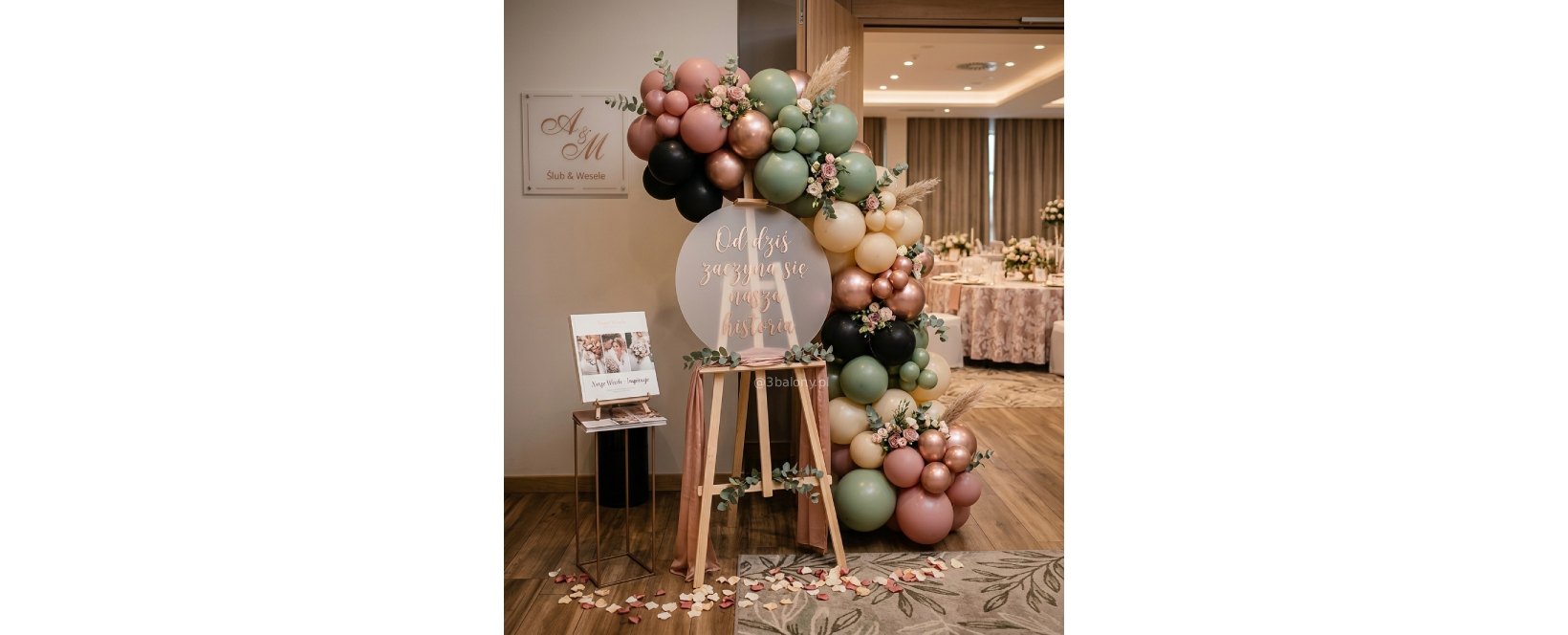 Sztaluga z napisem Od dziś zaczyna się nasza historia